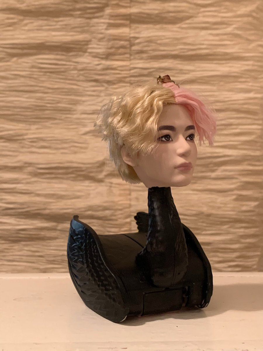 i made taehyung into the black swan:)