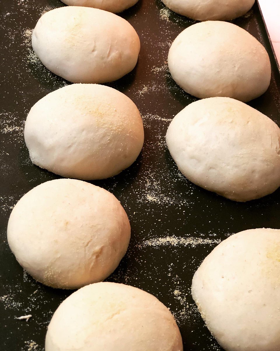 wa_coble's tweet photo. Another successful bake by my beautiful bride. Itβs been a wild week of glorious smells in the #CobleFamily home. French bread, cinnamon rolls, doughnuts & today English muffins. #homebaker #dadlife #bakingbabe https://t.co/errMsVpD0K