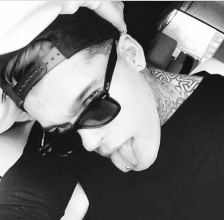 behindblueyes72's tweet photo. Daily Stephen James #whoiselijah post....don't hate me it's how I'm dealing lol https://t.co/vbbO99yoqy