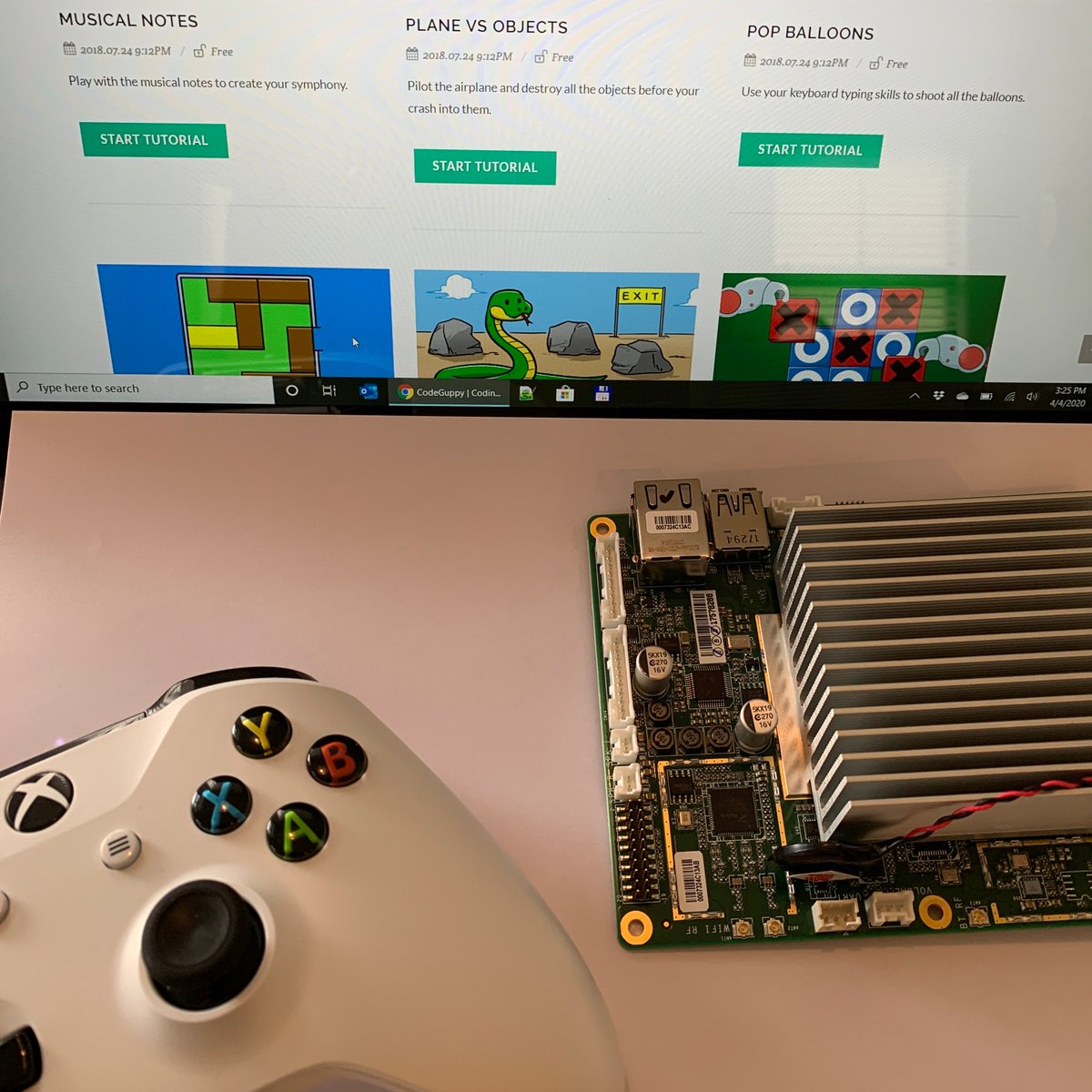 CodeGuppy's tweet photo. https://t.co/WfG9hOeqcu (The online JavaScript environment for kids) running on a Single Board Computer!
#javascript #atomicpi #codingforkids #learntocode #codingisfun #codingclub #p5xjs https://t.co/40roVgL2Dw