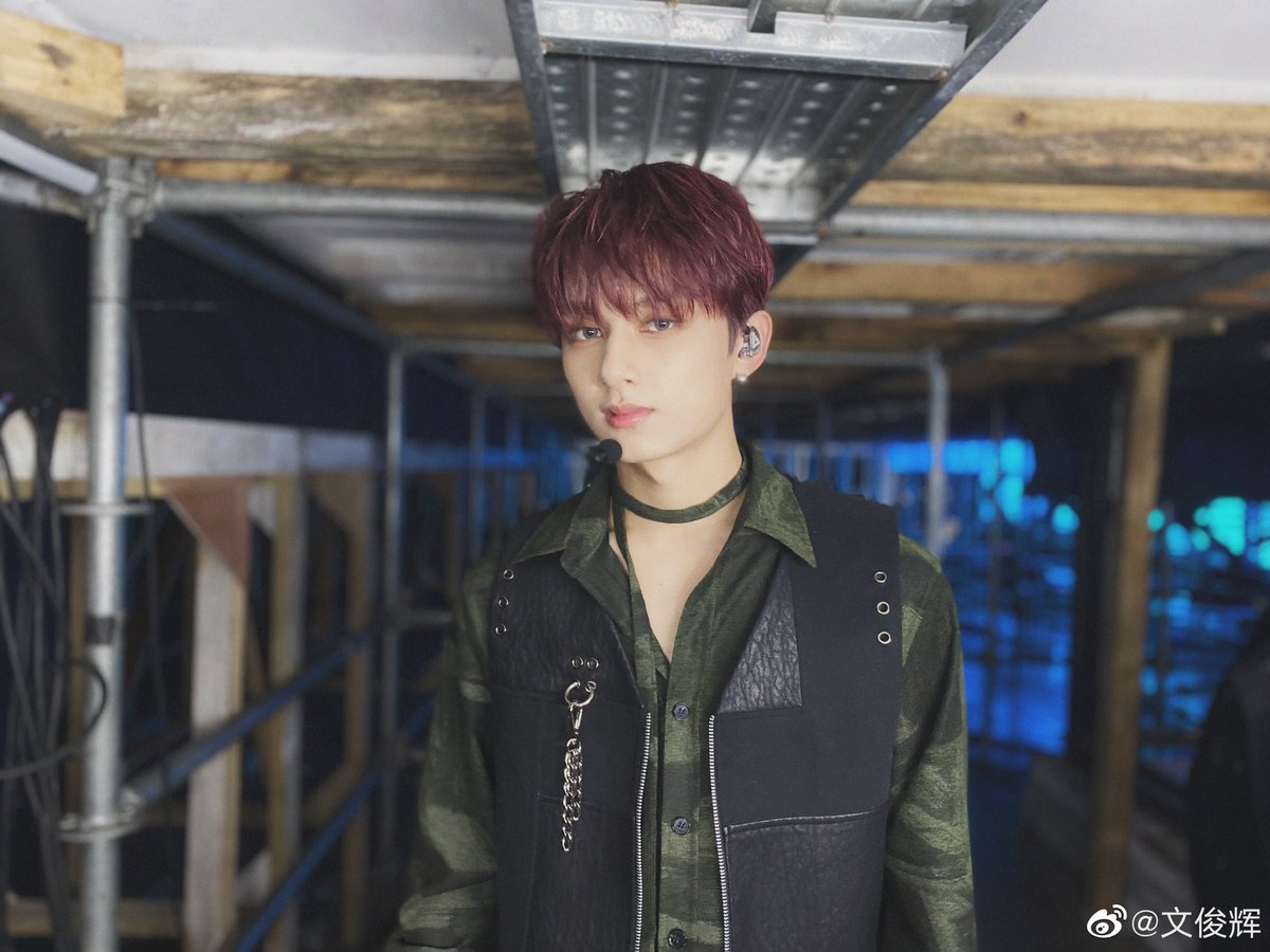 Jun in Green @pledis_17  #SEVENTEEN  #OnePlusOneJunhui