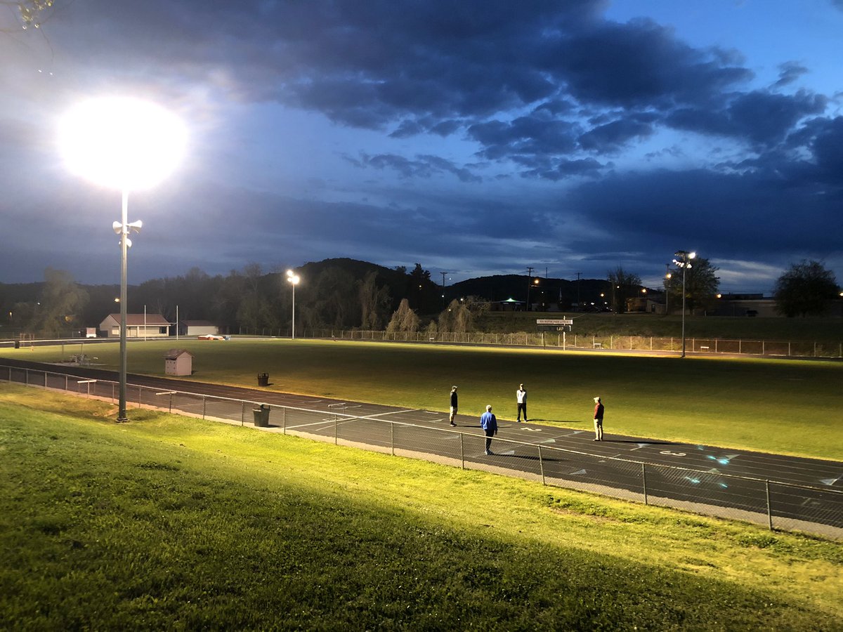 remhuck's tweet photo. @twbulldogs You have an amazing Track/XC coach. I am honored to call him my friend . #BeTheLight @shrtrack https://t.co/yZez5p9ZEG