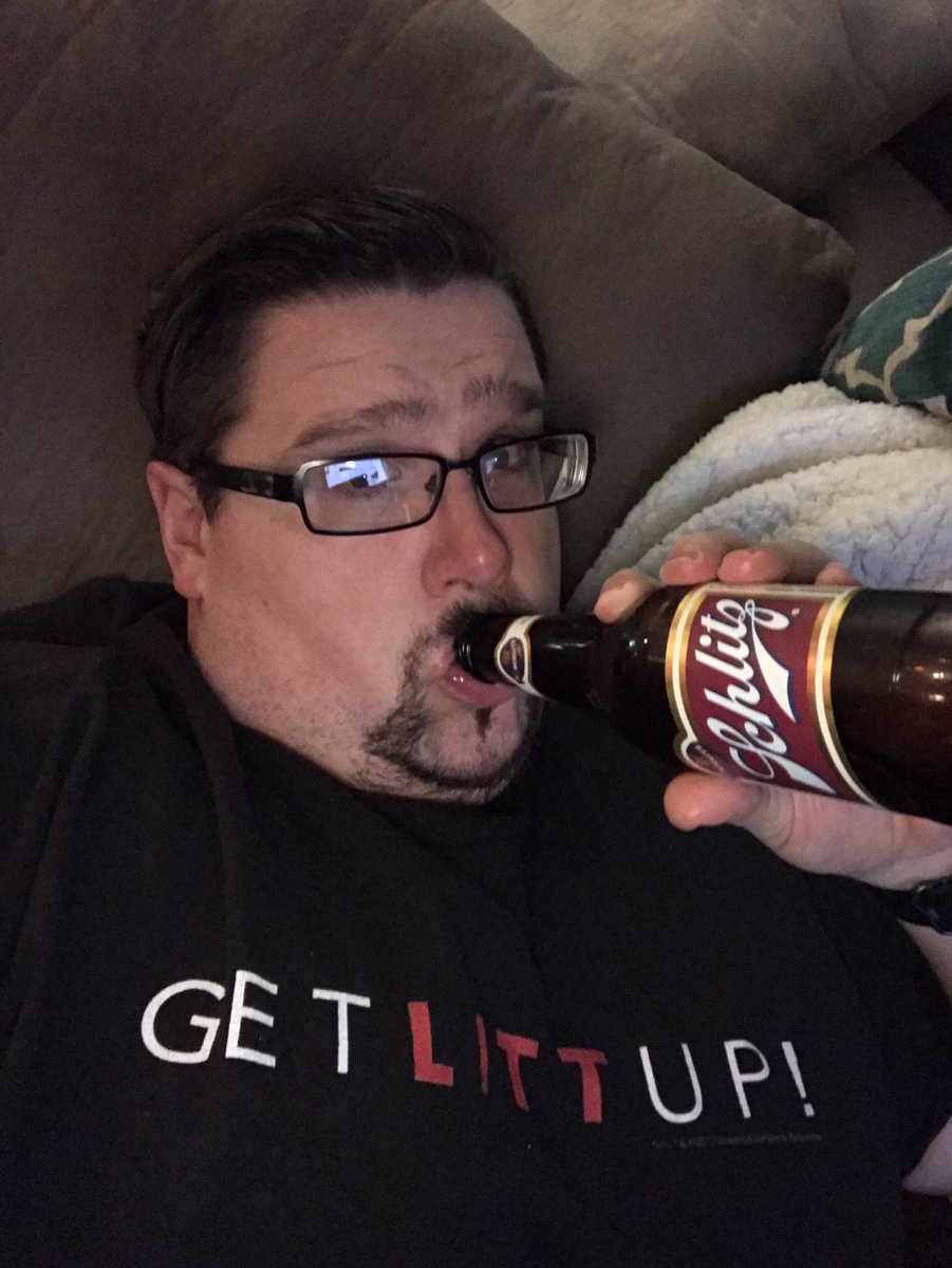 JakeMentch's tweet photo. This is how I do online trivia @RickHoffman_ @Suits_USA #GetLittUp https://t.co/8FeZOseYmf