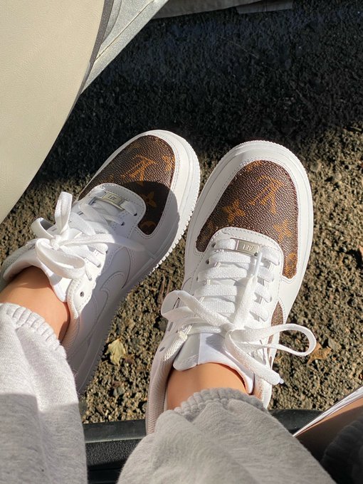 Watch Christina's leaked NSFW photo on TwXstars