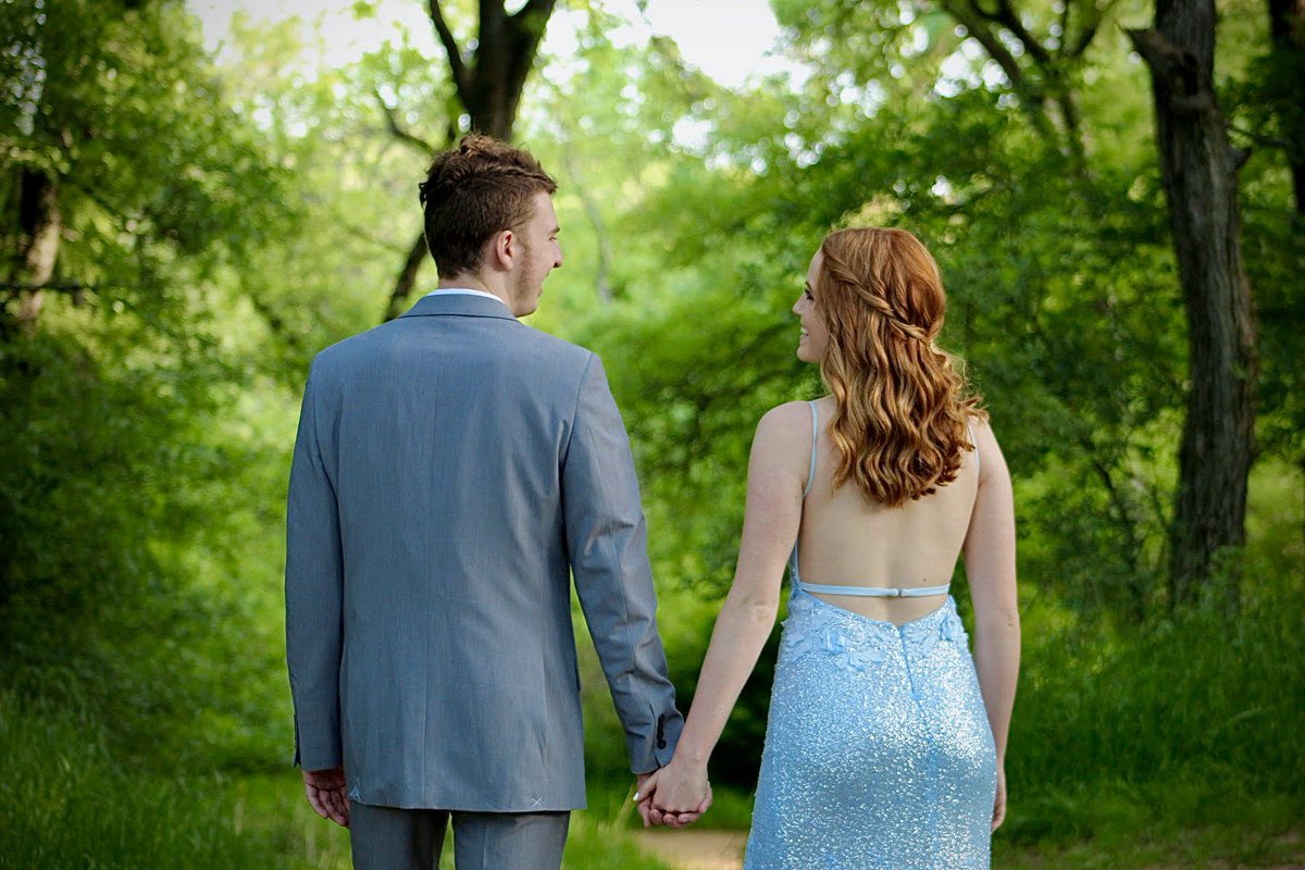 rachelgraceeeee's tweet photo. quarantine may have ruined our prom but it definitely didn’t ruin our pictures ✨ https://t.co/57eGvPhZ6z
