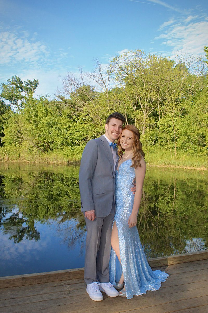 rachelgraceeeee's tweet photo. quarantine may have ruined our prom but it definitely didn’t ruin our pictures ✨ https://t.co/57eGvPhZ6z
