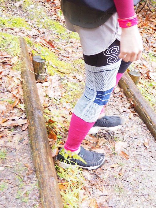 登山にいい膝サポーターって 下りはダメージ大 酷使する痛みから開放されるアイテム Solore ソロレ