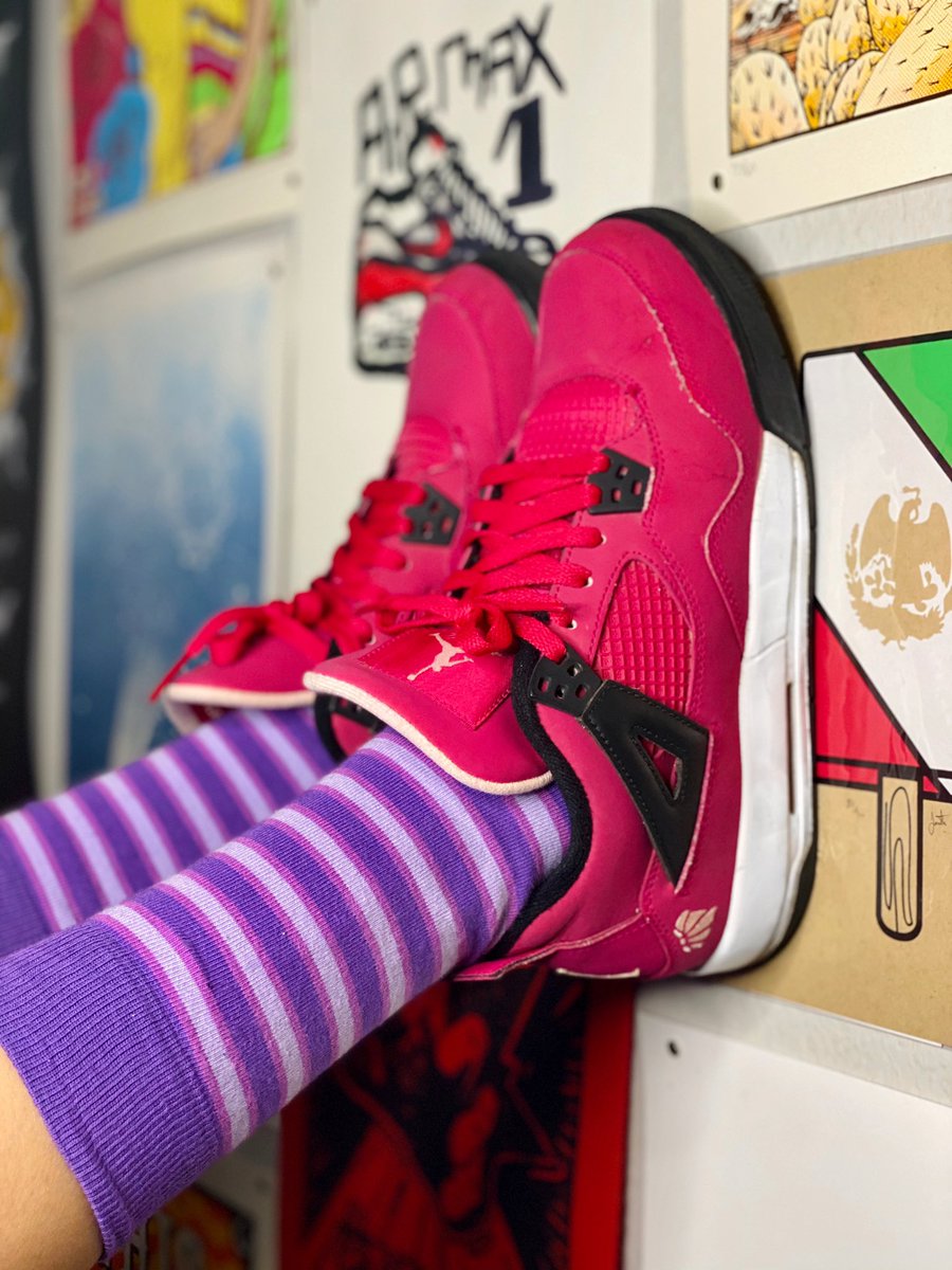 PoderosoDesigns's tweet image. #KicksWhileWeSit 🍒IV