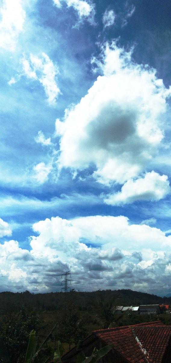 MarkeyyBoy's tweet photo. [ S K Y ]

idk, lagi pengen ngefoto langit

and here it is https://t.co/mJ2mm7oZIL