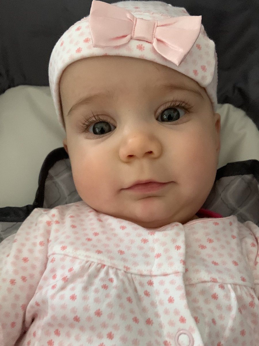 alyssamurphy's tweet image. Blessed to be locked in with this beautiful baby ❤️ #BeSafe #HolyWeekAtHome #BabyBelle