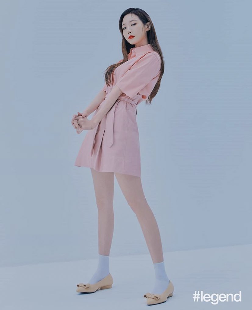 lowqltyura's tweet photo. OH GOD YES SHE'S LITERALLY A LEGEND https://t.co/k5mEKO0RJV