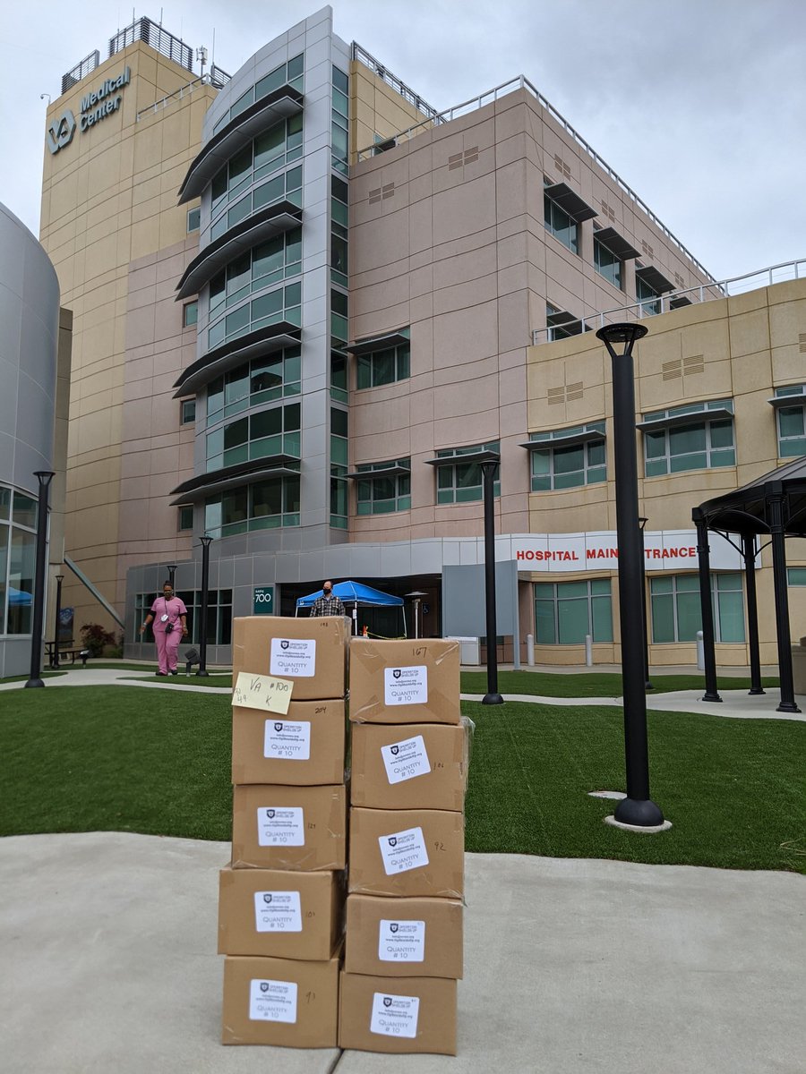 KeiNakagawaMD's tweet photo. Delivered another 💯 3Dprinted #faceshields to @VeteransHealth from @OpShieldsUp @SacHackerLab
#ThankYou Aileen Wetzel, CEO @SSVMS for coordinating #PPE distributions throughout #Sacramento! Medical societies stepping up! 💪 @AmerMedicalAssn @CMAdocs @GavinNewsom @Mayor_Steinberg https://t.co/utvRQdcJLI
