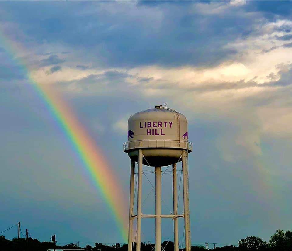 lhisdcomms's tweet photo. Liberty Hill will always be the gold at the end of the rainbow! Better times ahead- remain Panther strong! #LHplace2b @S_Snell https://t.co/gPUQygBvYo