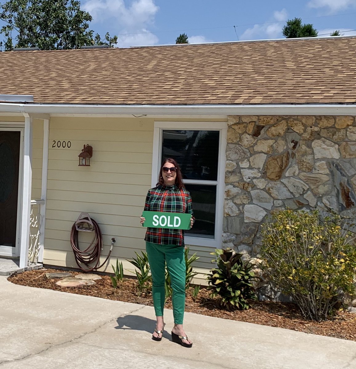SandySellsHomes's tweet photo. I’m #grateful for the opportunity to safely help my clients who need to sell and buy homes right now! #SOLD #SandySellsHomes #SandySellsFlorida #BHGRE https://t.co/IHRynAXlTV