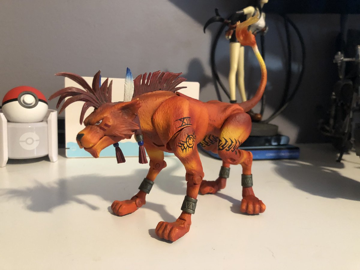 Wow I’ve done a terrible job at keeping up on this thread, and we have AN HOUR AND A HALF BEFORE VIIR IS PLAYABLE DIGITALLY. HECK!Ok for the FIVE DAYS post, here’s our best boy Nanaki, aka: Red XIII.Despite this being a very early days SQUEX play art figure, I love himmm! 