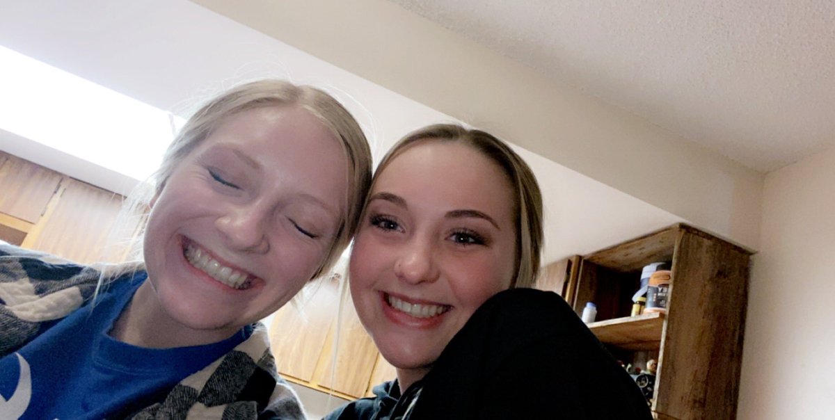khlofelker's tweet photo. Happy bday @Megz_2001 !!! Love you so much and hope you had the best day!!❤️❤️🥳 https://t.co/6PDsyTmC90