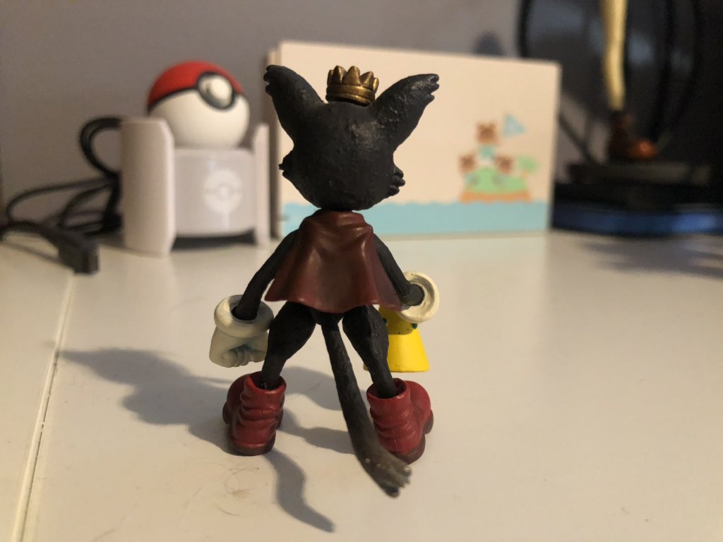 For FOUR DAYS... here’s an additional early day Play Arts beauty, Cait Sith! I really do wish he had come with his giant stuffed Moogle to ride on, but I love him all the same.