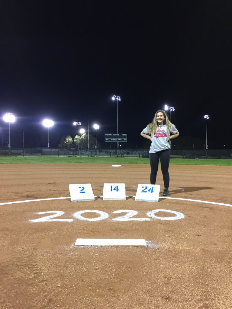 wcsPHSrt's tweet photo. Lights on for the class of 2020. These girls mean the world to me and this program. So happy that I was able to see them tonight. Also, couldn’t have the lights on without the field being game ready! #2020 https://t.co/BGgYhVYley