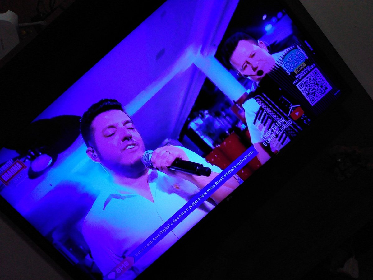 Alex_SRusso's tweet photo. @brunodobem 
Cantaaa demaiiissss 🔝🍻
 #LivedoBeM 👏🏻👏🏻👏🏻 https://t.co/kXP5cLnLTi