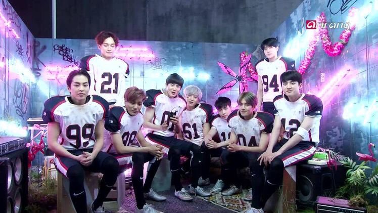 rzfd97's tweet photo. #3WordsForEXO @weareoneEXO #EXO
Thank you kings. https://t.co/aVmfiIHH9T