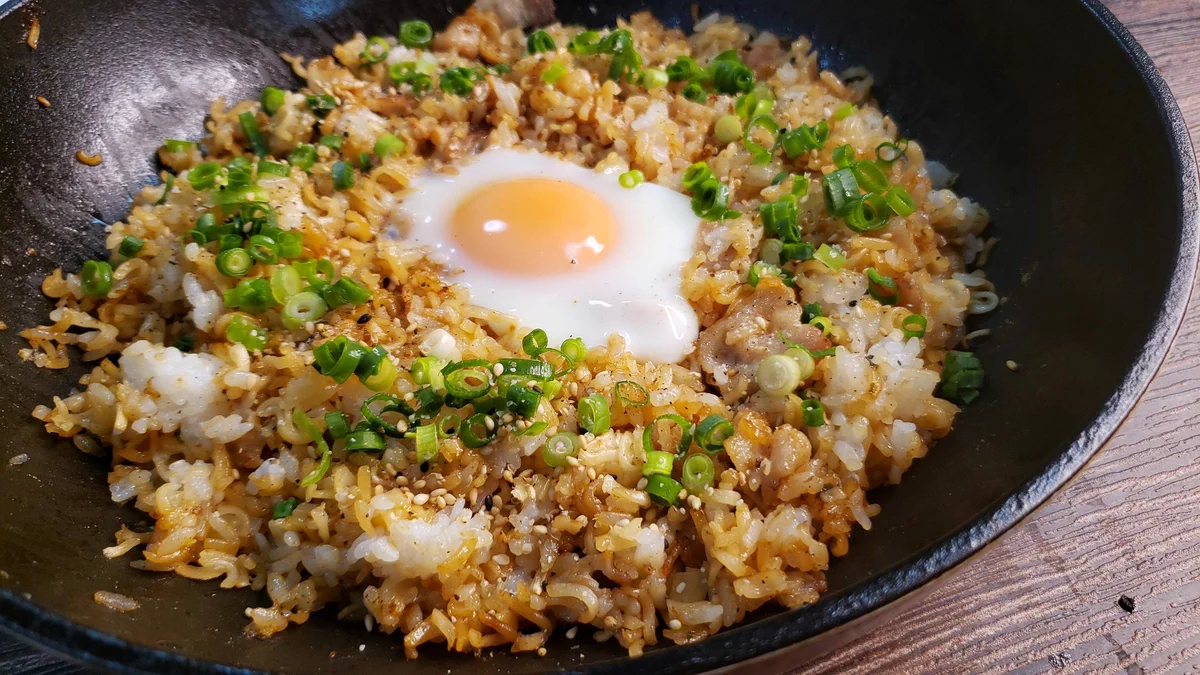 サッポロ一番×ごはんで絶品料理に！「ラー飯」の作り方！