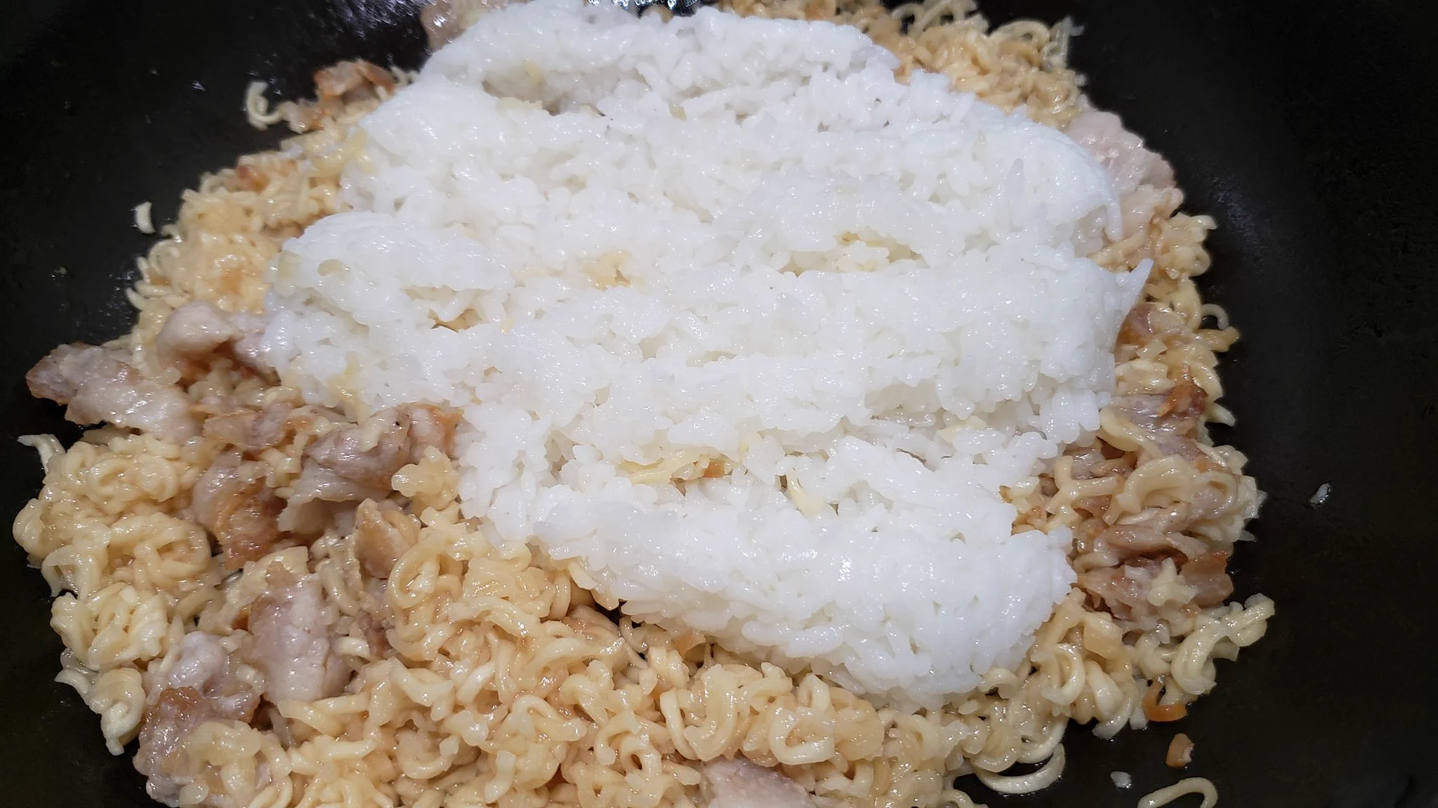サッポロ一番×ごはんで絶品料理に！「ラー飯」の作り方！