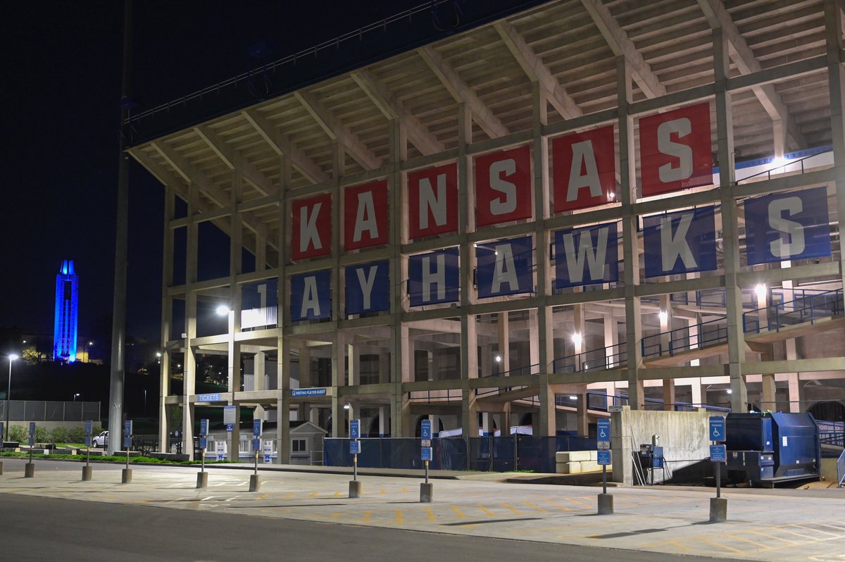 KUAthletics's tweet photo. We are so grateful for all the essential workers and healthcare providers fighting this pandemic.

Tonight is for you 💙

#LightItBlue x #MakeItBlue https://t.co/uJxTSv10Gt