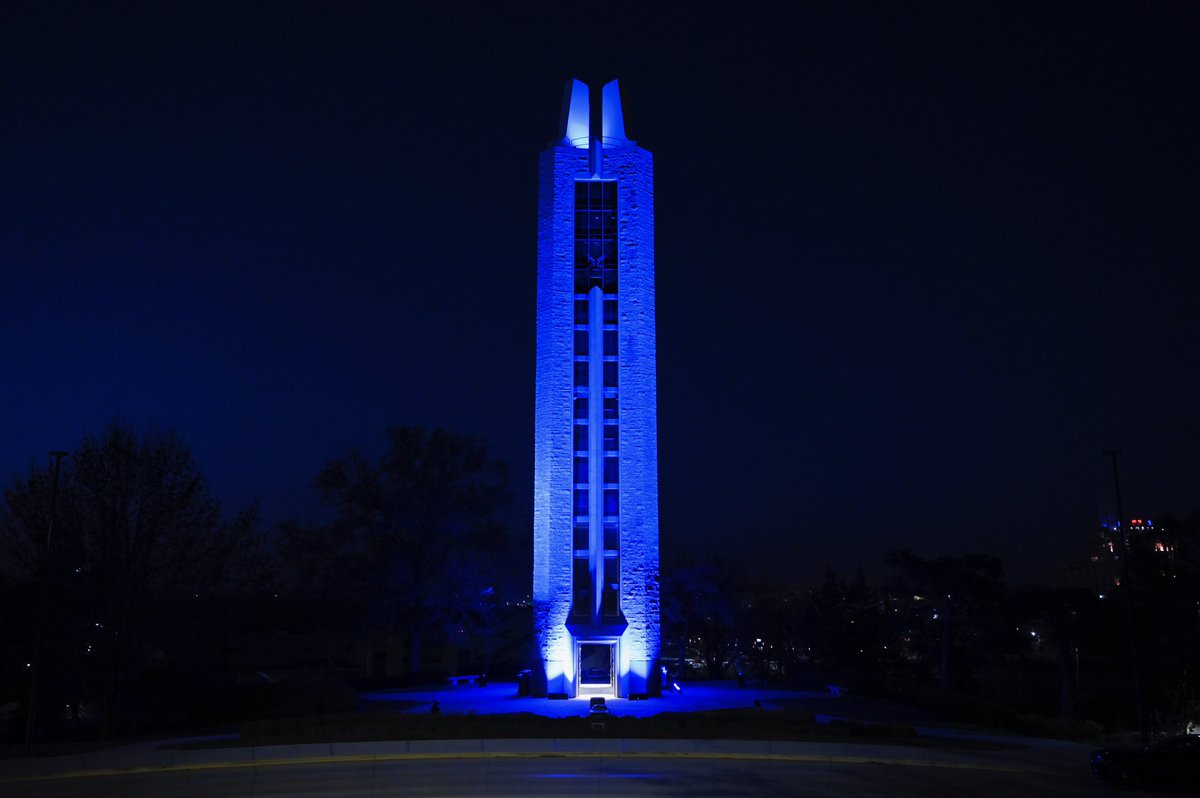 KUAthletics's tweet photo. We are so grateful for all the essential workers and healthcare providers fighting this pandemic.

Tonight is for you 💙

#LightItBlue x #MakeItBlue https://t.co/uJxTSv10Gt