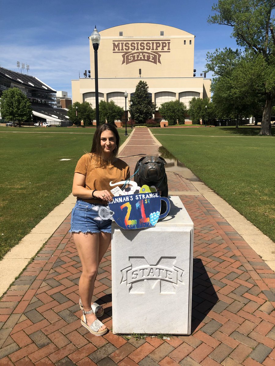 hannah__e3's tweet photo. Took my 21st sign around town https://t.co/4qRYWMCbUG