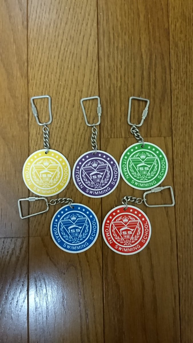 ちあき メイドカフェ 女子アイドル 女子シンガーソングライターファン 5歳からイトマンで水泳習って卒業するまで行った 水泳帽に付けたワッペンとカバンに付けたキーホルダー まだまだ記念に保存してる イトマンスイミングスクール