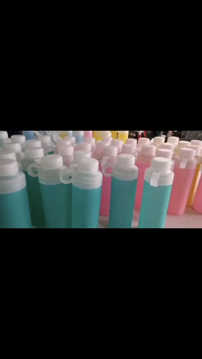 bornpoly's tweet image. New borosilicate glass bottle with silicone sleeve