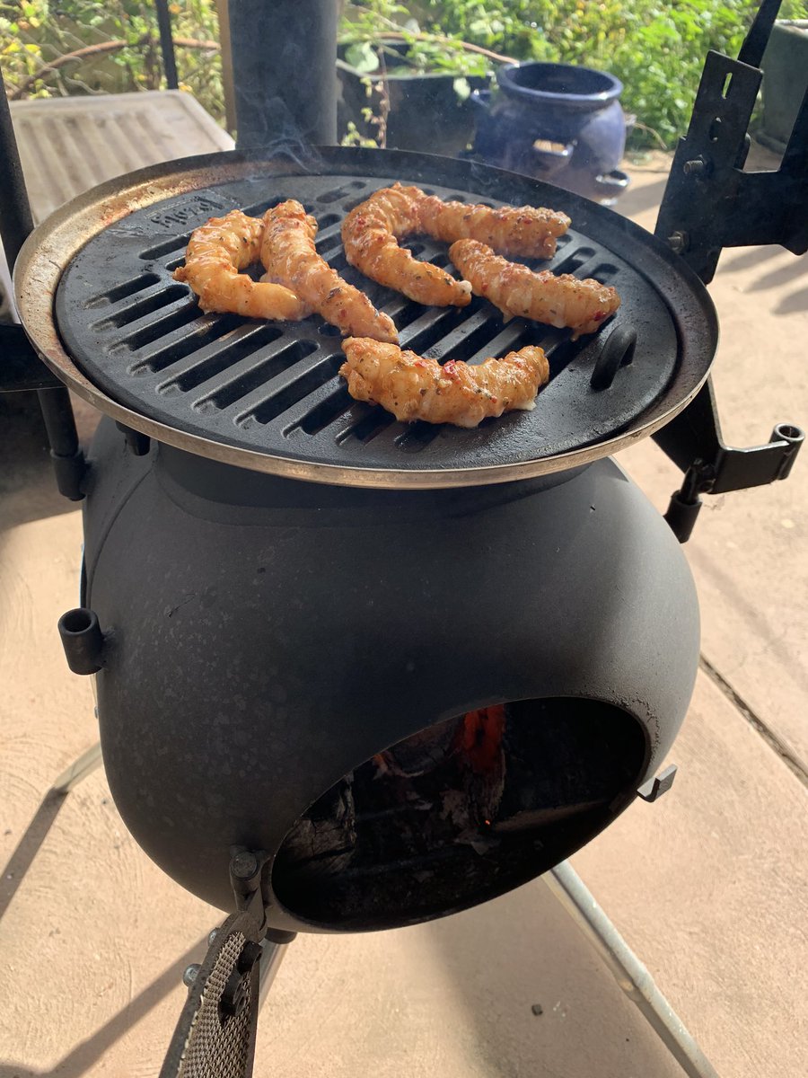 LisasDays's tweet image. Lovely day here. #ozpig #cookoutside #fire #cookonfire #goodfriday