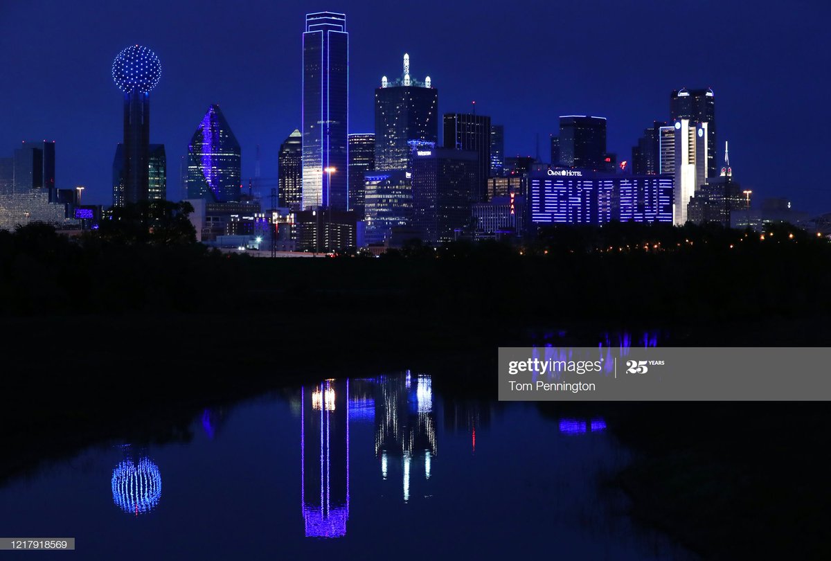 GettyImagesNews's tweet photo. Across the U.S., stadiums and landmarks are illuminated in blue to honor essential workers on the frontlines against #coronavirus #LightInBlue #COVID19
#NYC #Inglewood #Boston #Dallas 📷: @penningtonphoto, Kena Betancur, @RichFury, @MaddieMMeyer https://t.co/mlan6yGAqw
