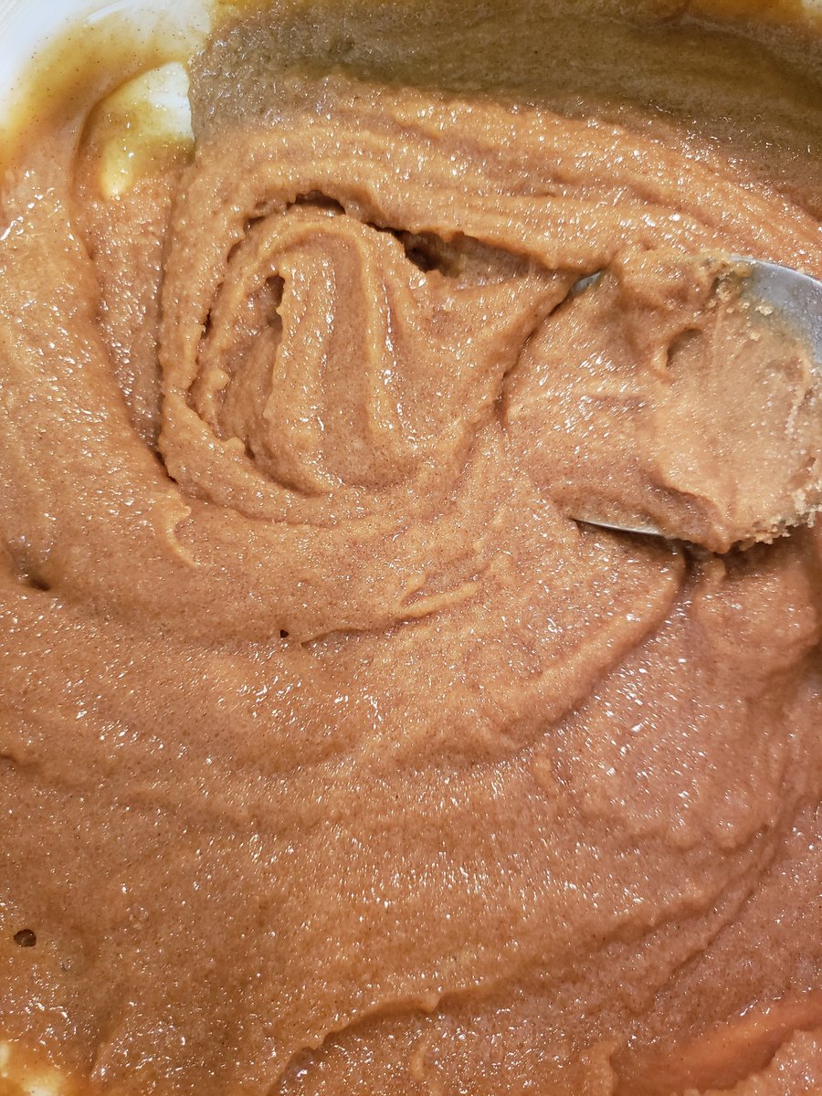 RazzNook's tweet photo. Making peanut butter chocolate chip cookies at 12am https://t.co/hIKzdCdcnh