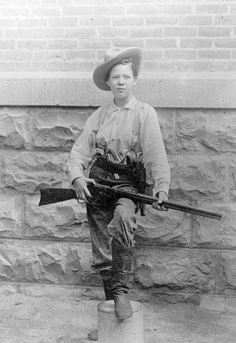 #ThrowbackThursday from the Arizona Sonora Western Heritage Foundation: Arizona's most famous female bandit was Pearl Hart. She moved to Arizona where she married Joe Boot. Unable to make money at mining, the pair took up robbery. She went to prison, but was eventually released!