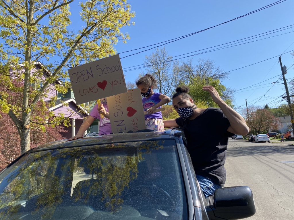advoc8gr8ness's tweet photo. Spent the afternoon with my children reminding Open School Students how much They are loved!
#OpenSchoolLovesYou
#CreativeCounseling
#PhysicalDistanceNotSocialDistance https://t.co/kJw0Yrjrpb