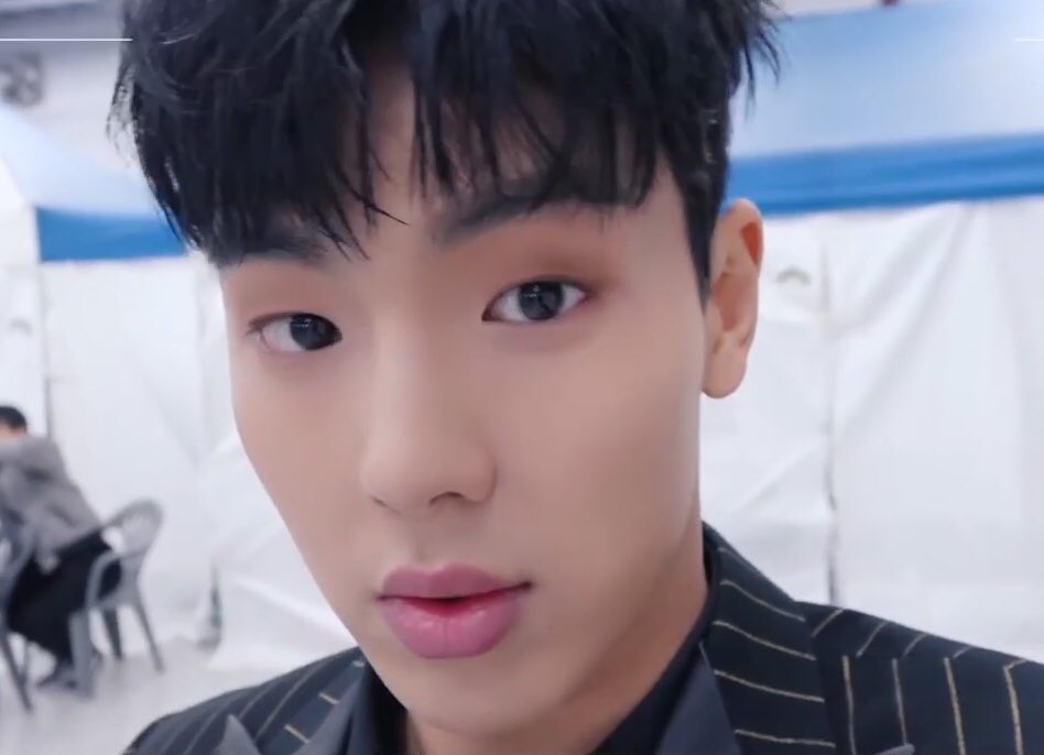 black haired shownu? we love to see it PERIODT