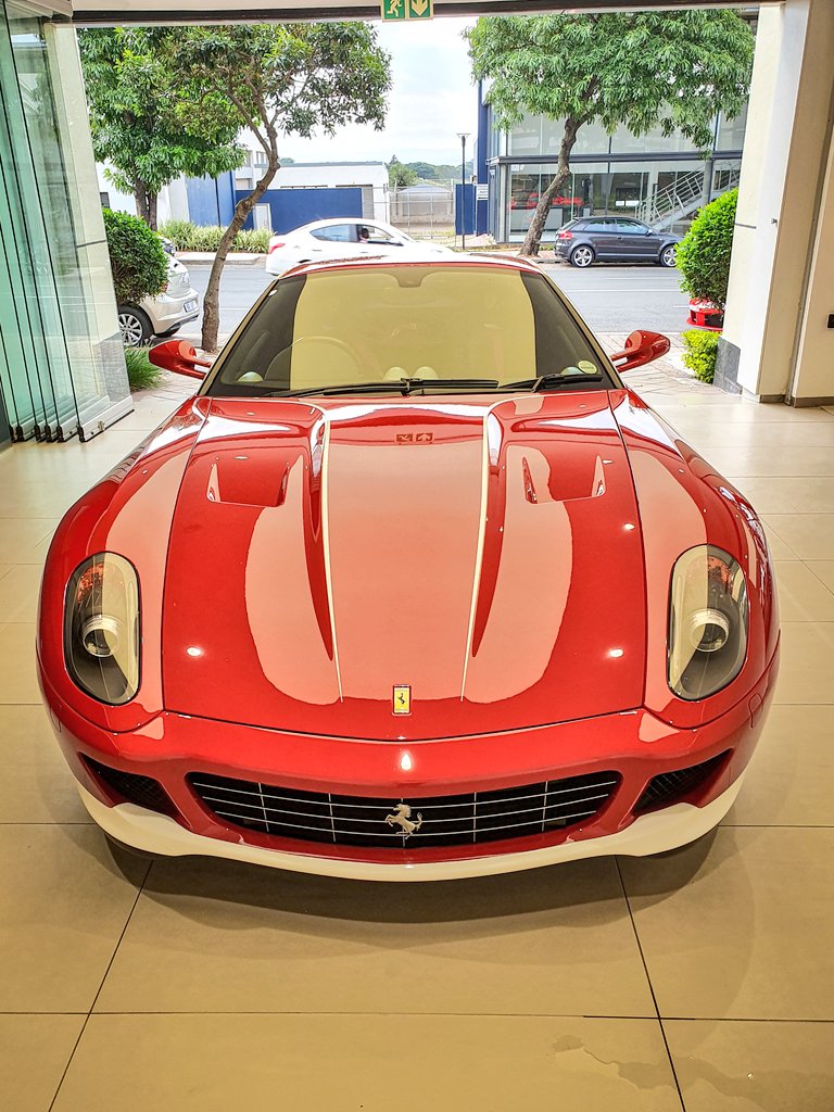 Aperta's tweet photo. #AutoLockdownPhotoChallenge
Todays theme: Unicorns
For this I was lucky enough to spot a 1 of 1 in South Africa and 1 of 40 worldwide, the Ferrari 599 GTB 60F1 Alonso Edition. https://t.co/vhPqNOuia0