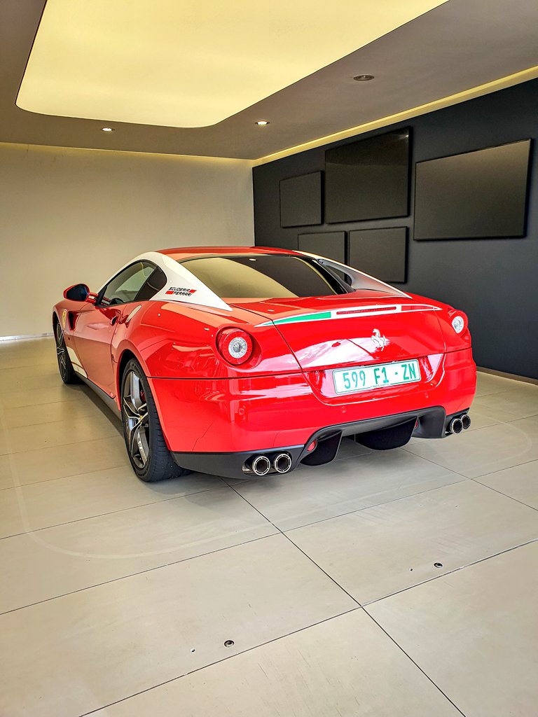 Aperta's tweet photo. #AutoLockdownPhotoChallenge
Todays theme: Unicorns
For this I was lucky enough to spot a 1 of 1 in South Africa and 1 of 40 worldwide, the Ferrari 599 GTB 60F1 Alonso Edition. https://t.co/vhPqNOuia0