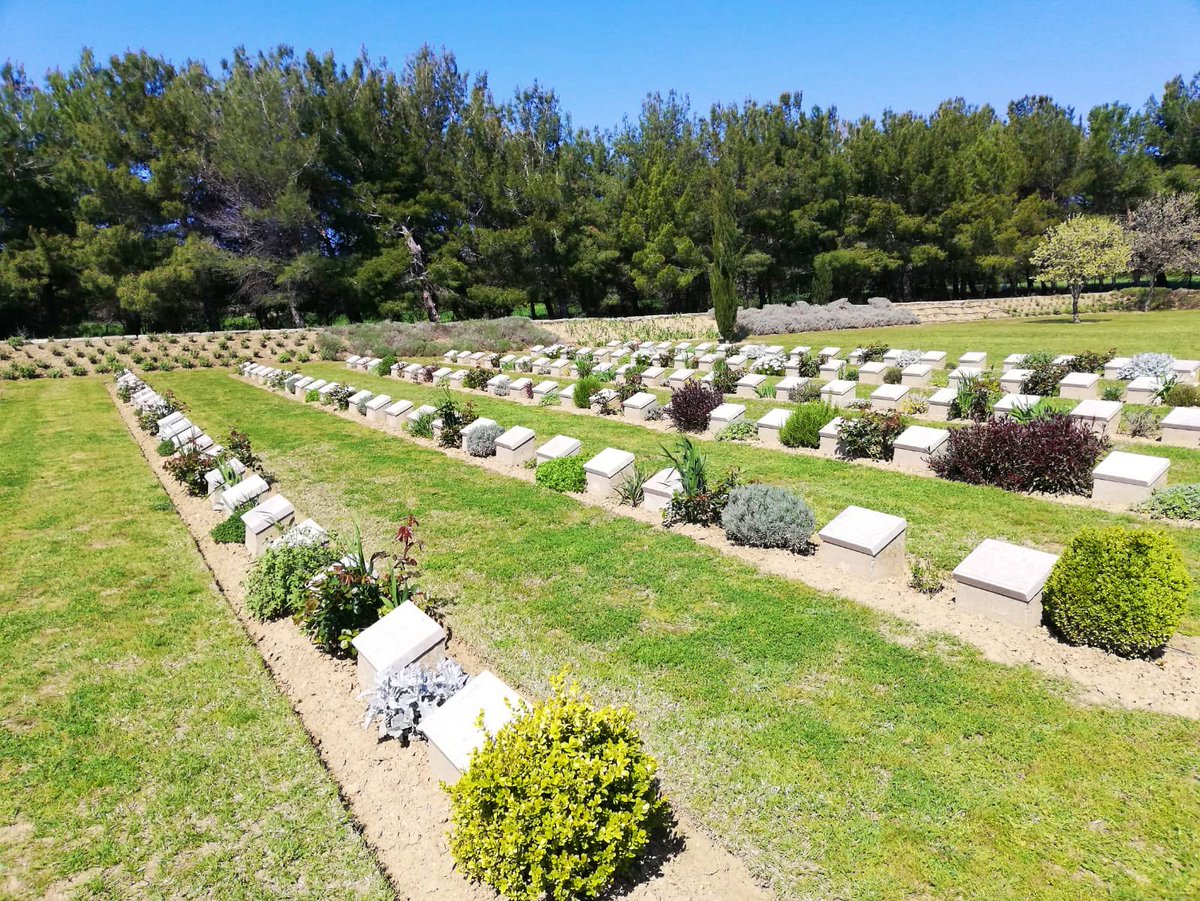 bnbgundogan's tweet photo. @CWGC #AzmakCemetery #Suvla https://t.co/910iMxD8Ag