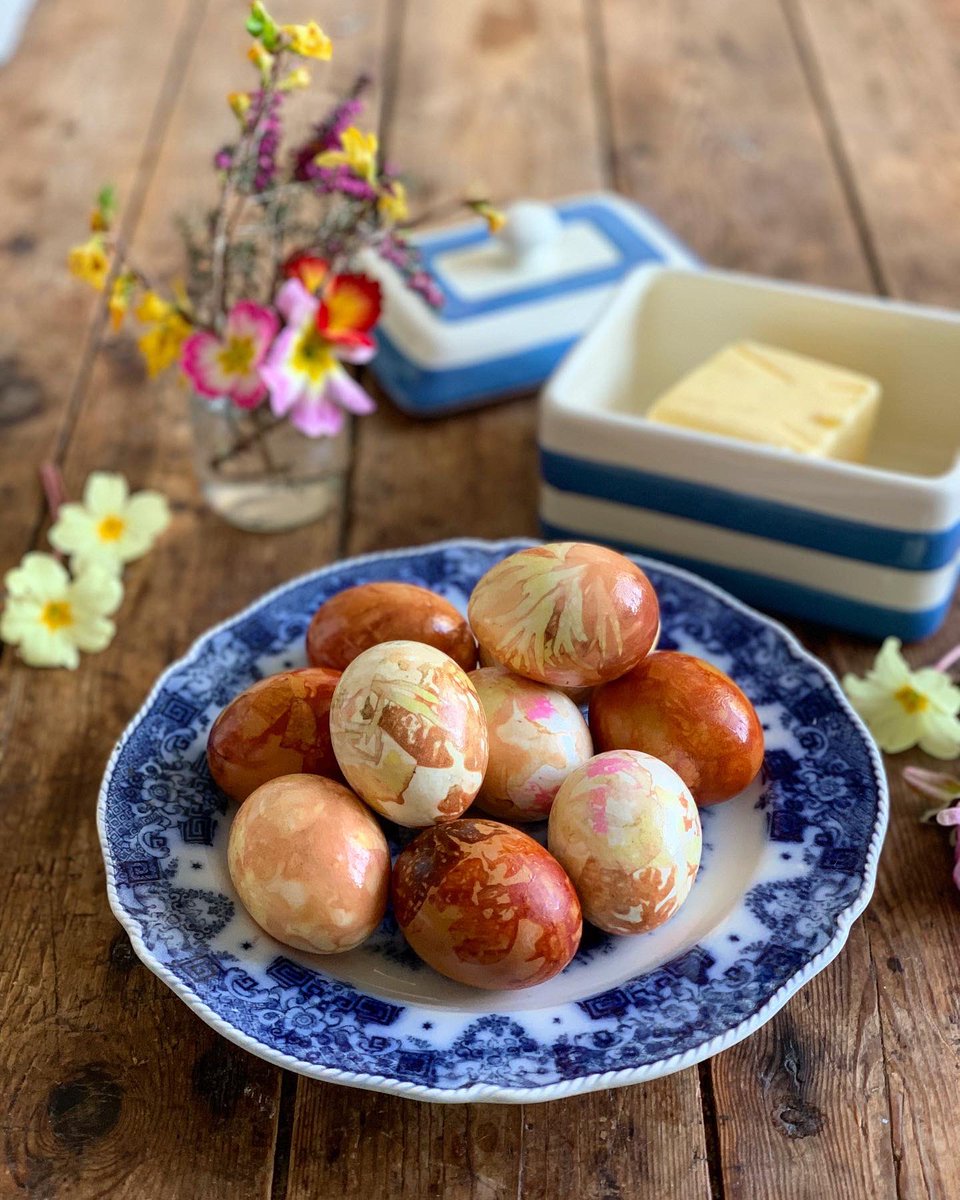 KarenBurnsBooth's tweet photo. Just made this year’s PASCHE (PACE) EGGS - love how pretty he white eggs are! #paceeggs #pascheeggs #eastertraditions https://t.co/26w1JHB9lX