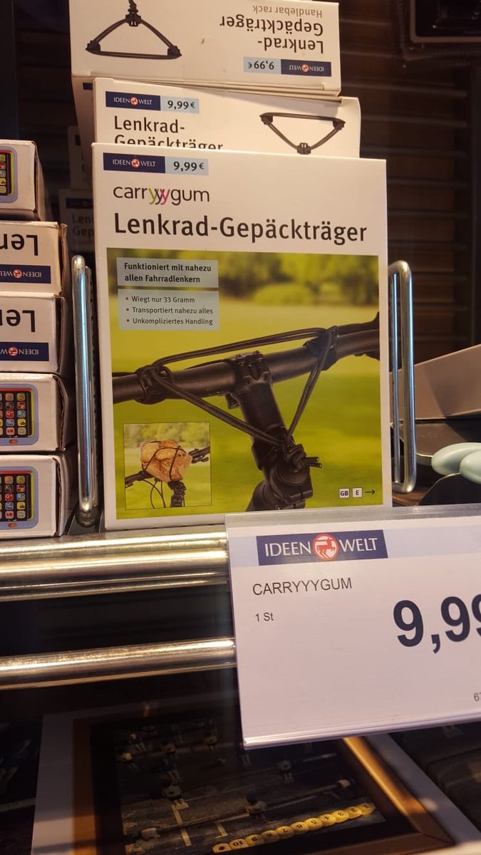 We_Love_Velo's tweet photo. Liebe Verpackungsdesigner von @rossmann: Das Ding vorne am #Fahrrad wo man die Fahrtrichtung einstellt nennt sich Lenker. Ach, ja und wir haben übrigens den praktischen Lenkergepäckträger @carryyygum nach dem Ansturm am Dienstag schon wieder nachbestellt. @voxdhdl @RalfDuemmel https://t.co/f3s3UElA1g