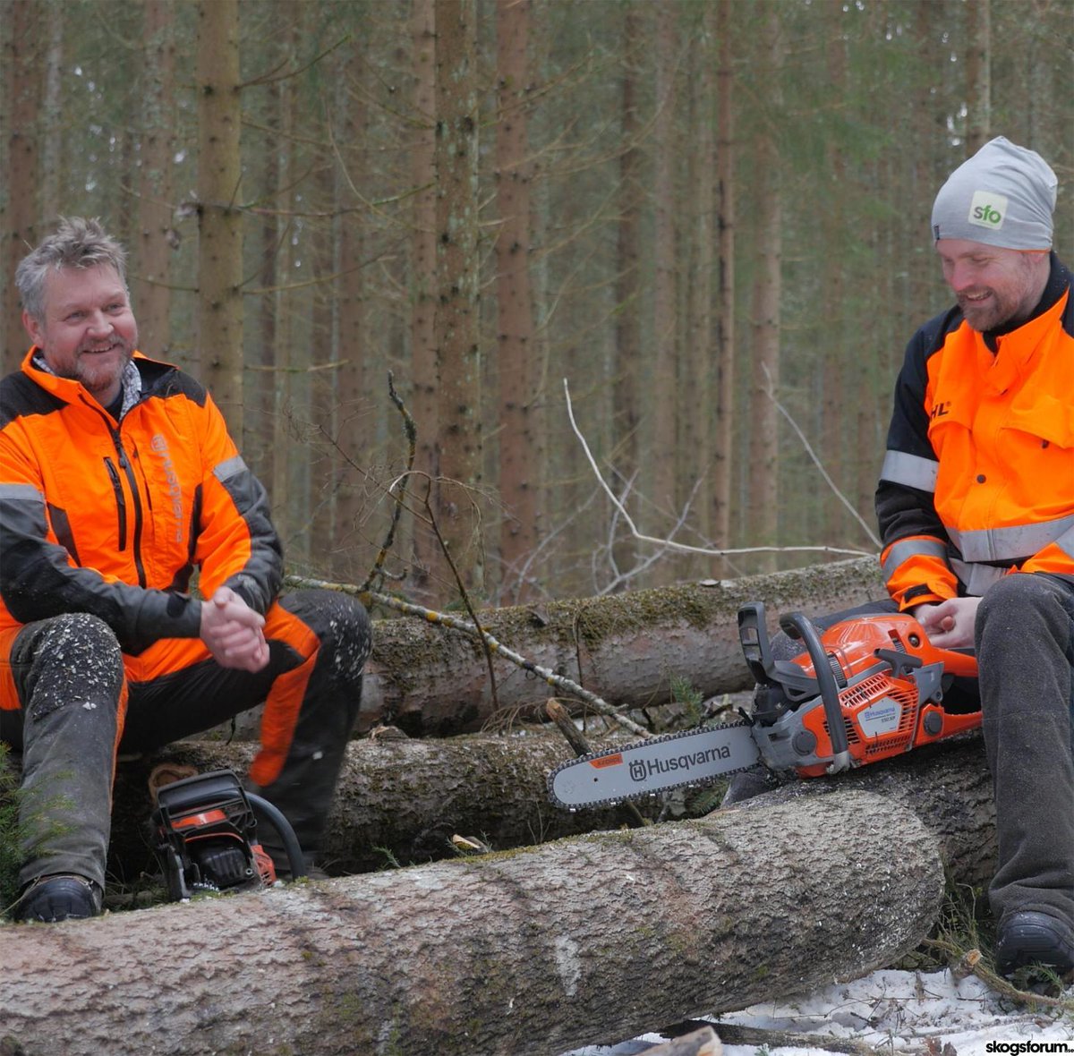 skogsforum's tweet photo. Avsnitt 4 av vår podd Skogsfredag är ute nu! Ved, nya #motorsågar, #ståndsortsanpassning, #stormkapet och #toalettpapper är några av de saker vi diskuterar. https://t.co/4IJAJMss2X https://t.co/VNLwD0PWpO