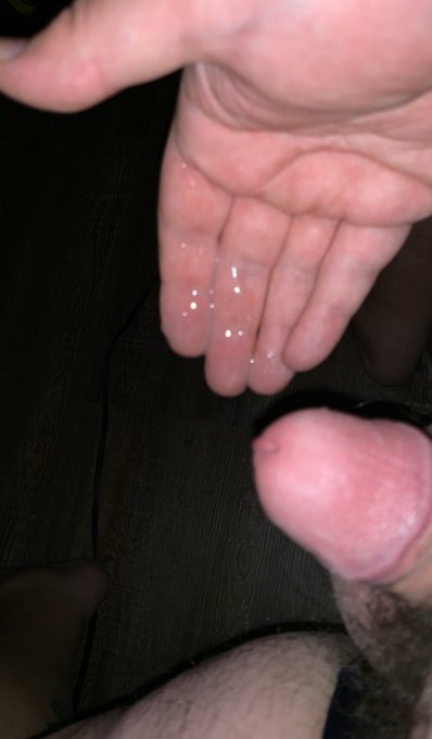 _beardoctorkyle's tweet photo. Comment below: should you lick it off or should I eat it? https://t.co/xbyBUtm0Vm