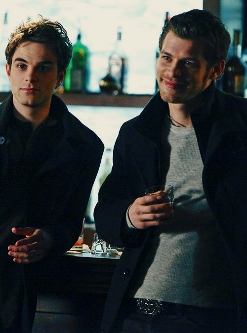 I really need my two favorite boys to come home @CanonPack and <a href="/OfBastardKing/">⚜️True King Of New Orleans Hybrid Klaus (RP)🩸</a> to be around the family and i don't like being scared and alone