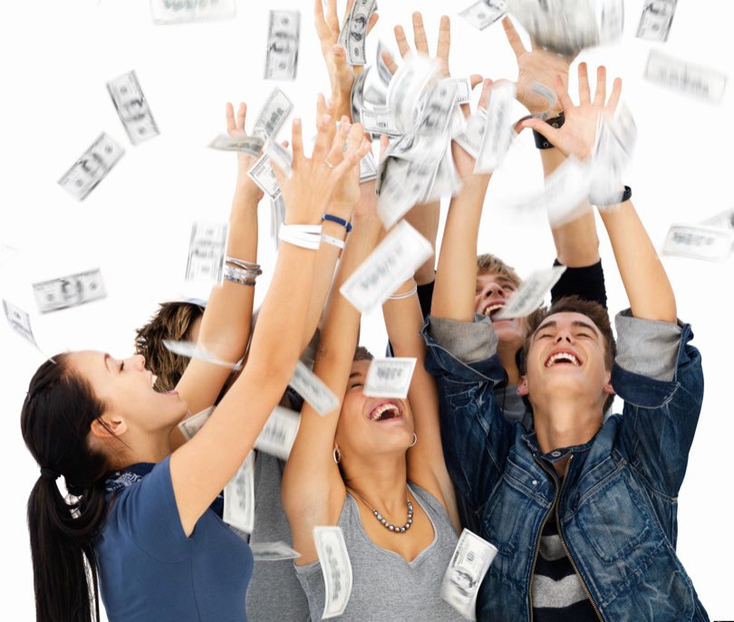 ApplyEdSure's tweet image. This #decisionszn has been one for the books! With thousands in #applicationfees refunded were not done yet. Get with your AWESOME #counselors and get those claim forms in! applysmarter.net