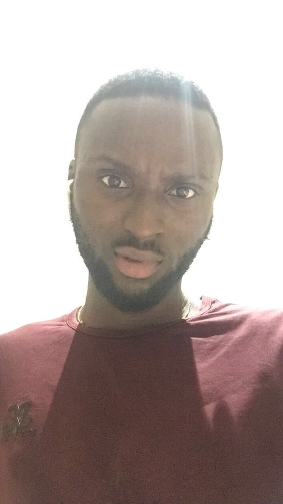 YorubaBoy__'s tweet photo. It’s my Birthday on a Good Friday and I got the balloons.🎈 🎈🎈 

If this crosses your TL say a prayer for the world 🌍 https://t.co/dKXXEFOEyH