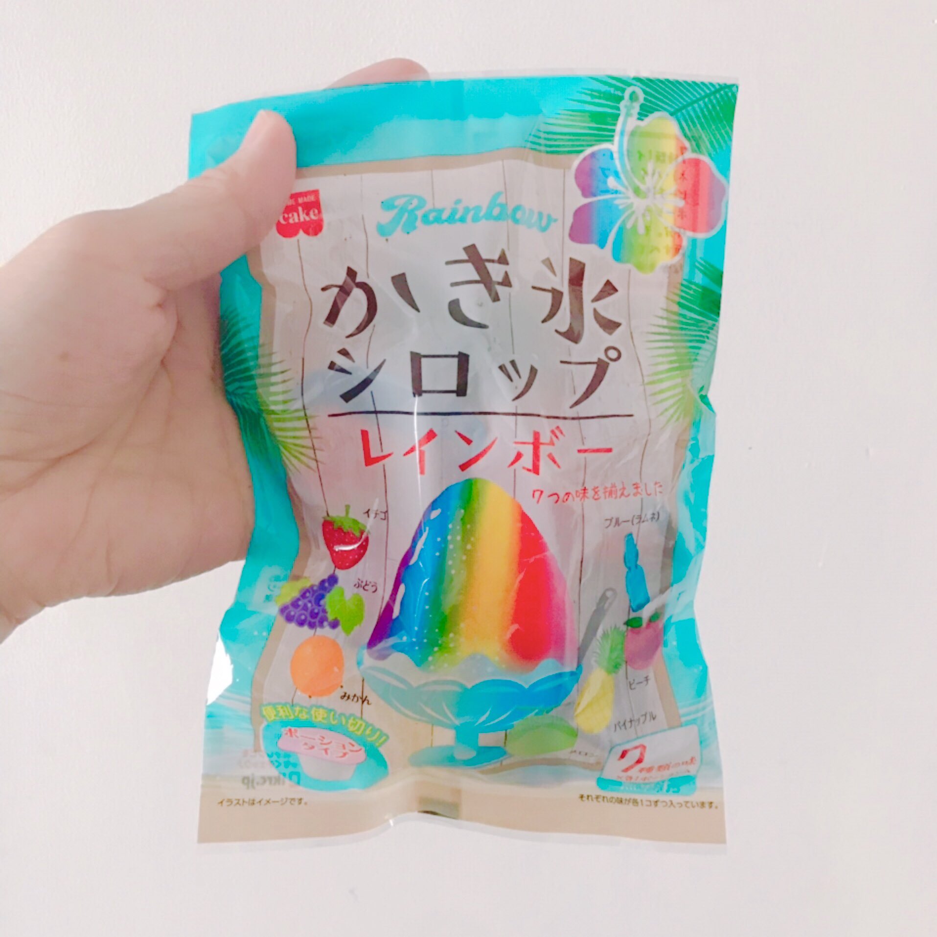 まみ 家カフェにぴったりのものを見つけた かき氷シロップレインボー 使い切りタイプのシロップ 7種類の味が各1ポーション入り バニラアイスと炭酸水があれば おうちでいろんな味のクリームソーダが作れる あそぶ Stayhome