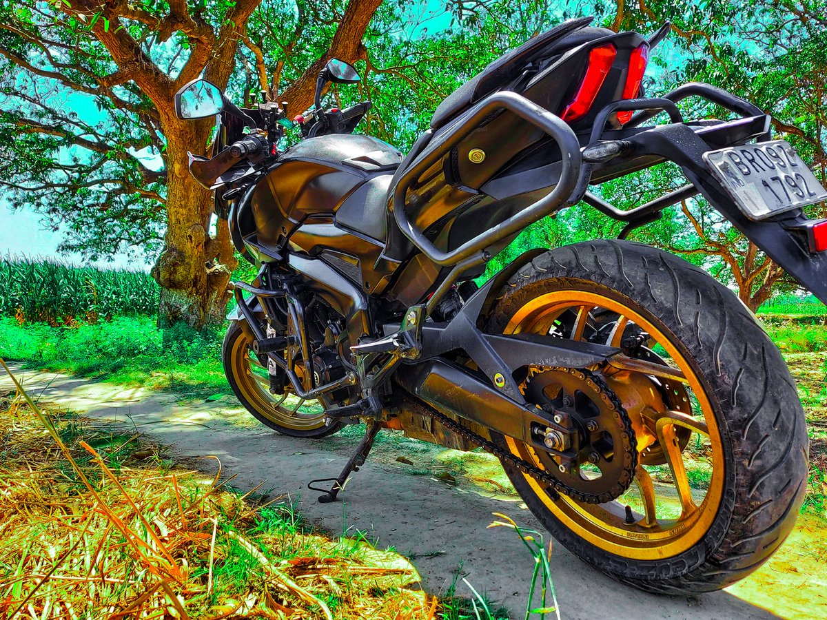 Sujeetsharmakr's tweet photo. Life is like riding a motorcycle, to stay balanced you must keep moving

#dominar400 #xbhpdominargreatasianodyssey #zanainternational #bajaj #bajajdominar #bajajindia #xbhp  #grandpitstop #probiker #rynox #rynoxgears #bihar #motul #brambobreaks https://t.co/0g3mSZGCLR