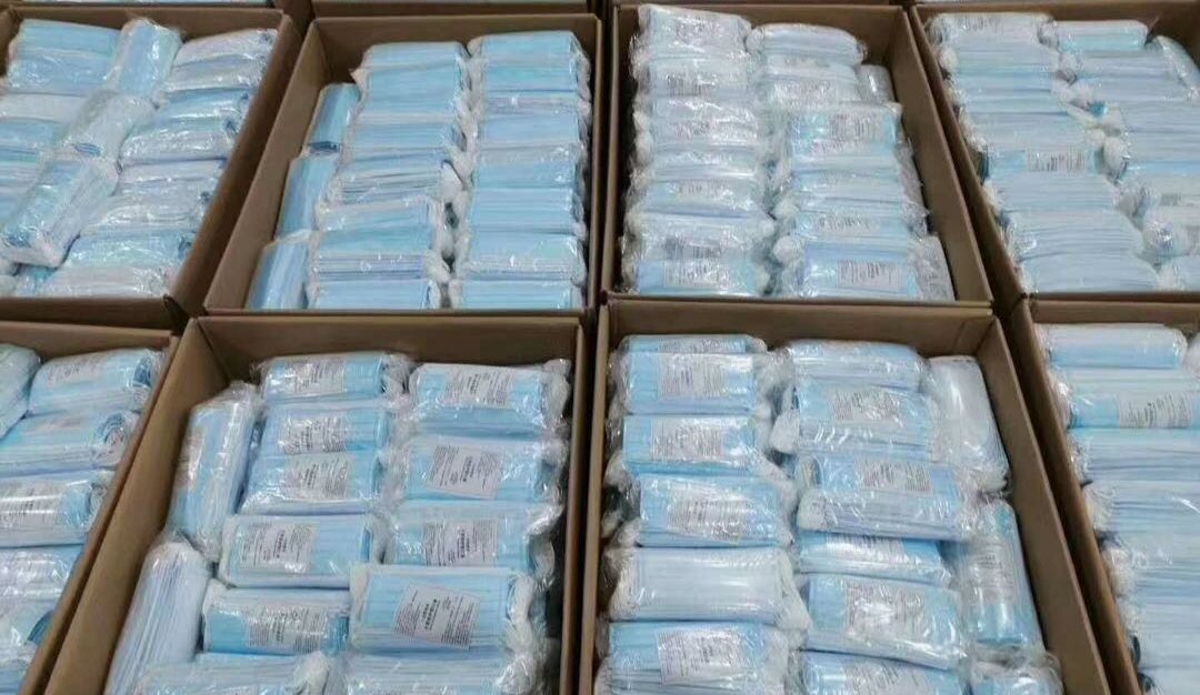 PestKemisetso's tweet photo. 3 Ply surgical masks and hands Sanitezers available from us at a very reasonable price.... we are very competitive in the market. Bulk orders only from 10k 

Call/WhatsApp: 0614271445 #facemasks #LockdownExtended #Day14ofLockdown #Day14Of35 #Lockdownextention #CoronaVirusSA https://t.co/tXNhbimFEJ